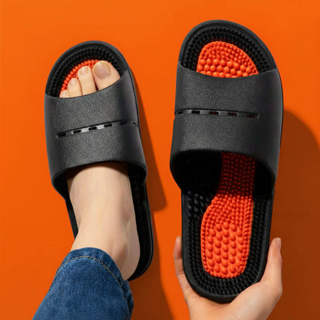 Jamie・Everyday Slippers — black lifestyle view 1