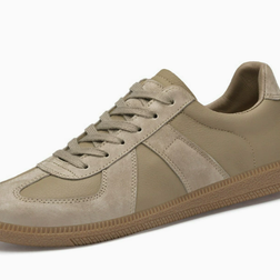 Teagan Beige sneaker, single shoe on white background, toe left